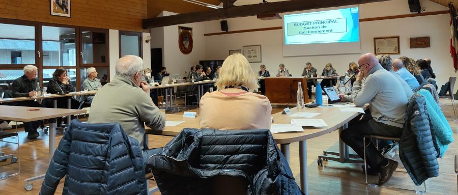 FAVERGES-SEYTHENEX | Ce conseil municipal si embarrassant pour le maire