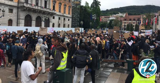 ANNECY | (🎞VIDÉO) Plus de 600 personnes marchent contre le racisme et les violences policières.