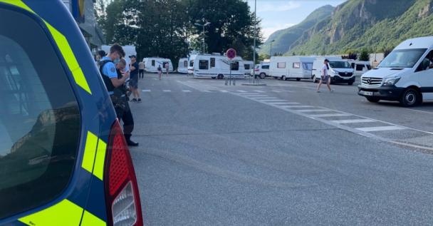 FAVERGES-SEYTHENEX | Les gens du voyage accueillis devant la salle omnisports