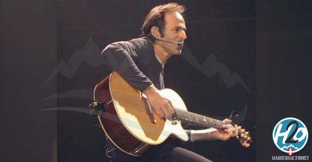 TALLOIRES-MONTMIN | Jean-Jacques Goldman sur les bords du lac.
