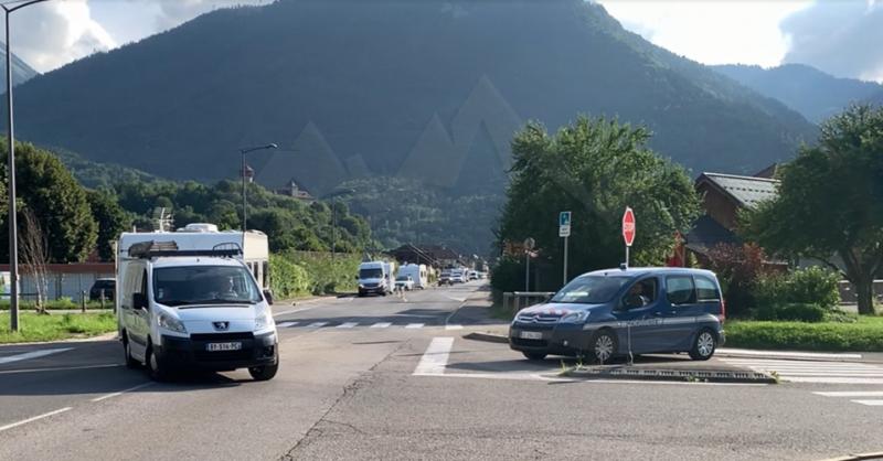 FAVERGES-SEYTHENEX | Les gens du voyage accueillis devant la salle omnisports