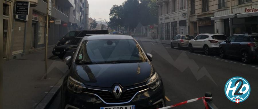 ANNECY | Un feu détruit plusieurs voitures dans le parking de la poste