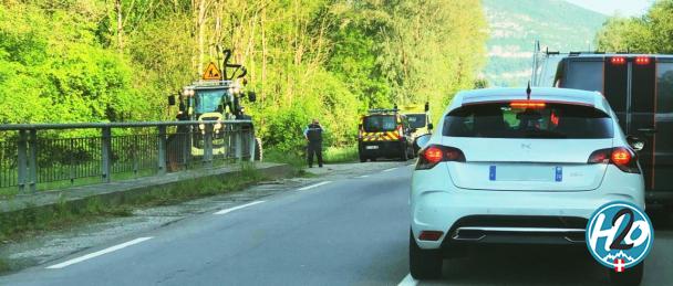 DOUSSARD | Mini carambolage dans une zone de chantier mobile