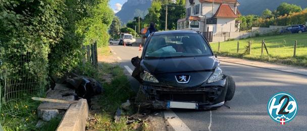 DOUSSARD | Violent choc sur la RD 1508 à Brédannaz