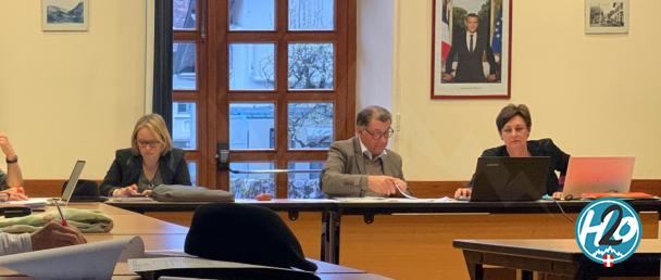 DOUSSARD | Le maire démet la première adjointe de ses délégations
